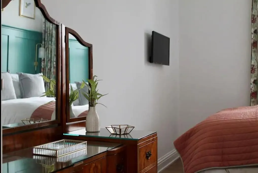 Clement House, York, Free Ev And Parking Apartment